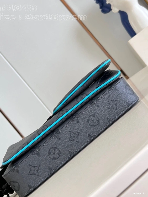 LOUIS MESSENGER TRIO VUITTON 0309